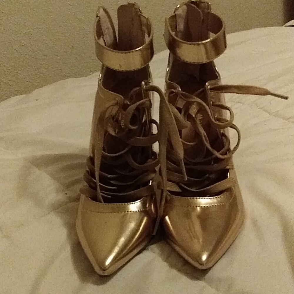 Heels - Picture 3 of 4